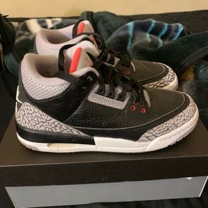 Jordan’s cement 3s boys size 5.5